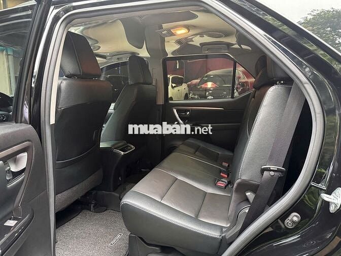 Fortuner 2.7V 4x2 AT 2024  - 2.700 km - Còn Giảm