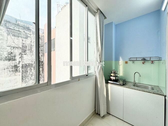 Căn hộ view thoáng Full nội thất , ban công riêng ngay Lê Văn Sỹ Quận3