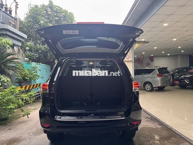 Fortuner 2.7V 4x2 AT 2024  - 2.700 km - Còn Giảm