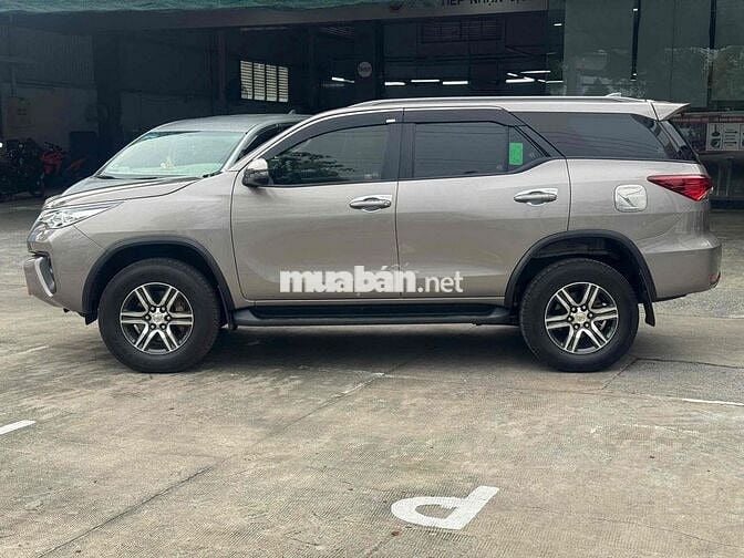 Fortuner 2020 2.4 Dầu - Sàn, còn thương thảo
