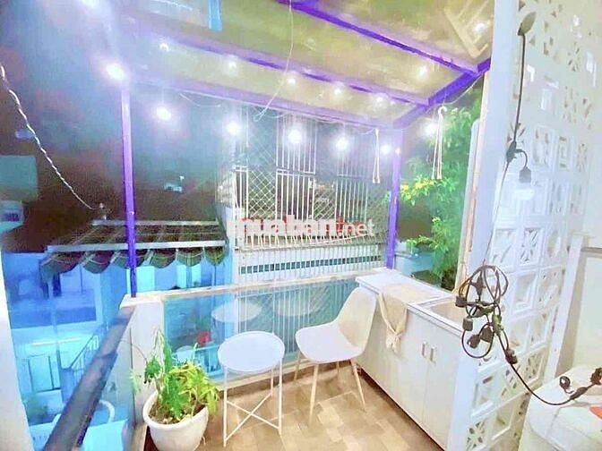 Cho thuê nhà hẻm kinh doanh Trần Hưng Đạo Quận 1