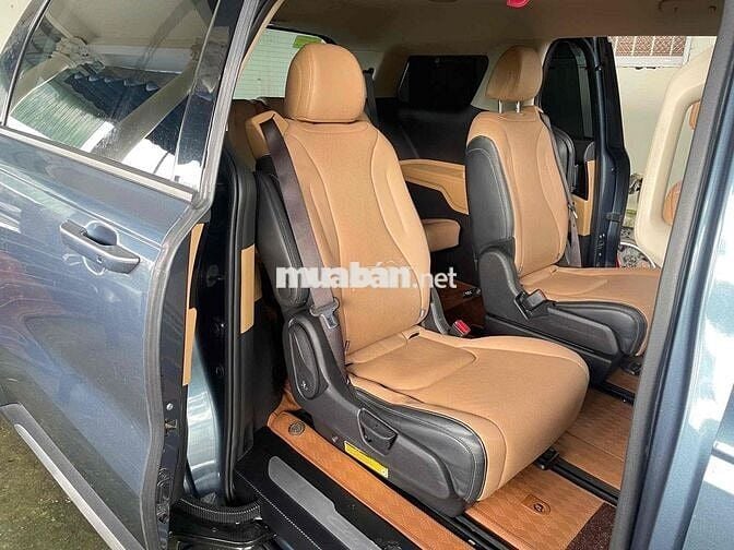Kia Carnival 2022 Premium 2.2D - 104000 km