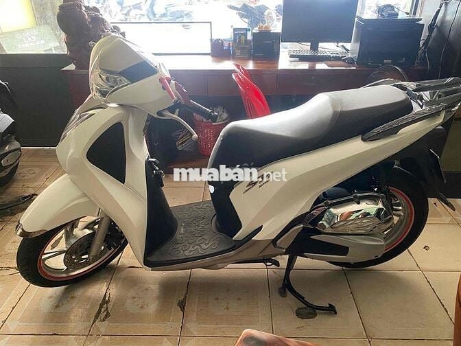 cần bán xe sh hon đa 150cc , cbs biển số sài gòn