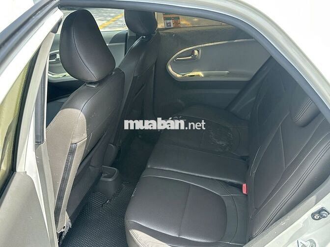 Kia Morning 2019 số sàn nhỏ gọn tiết kiệm