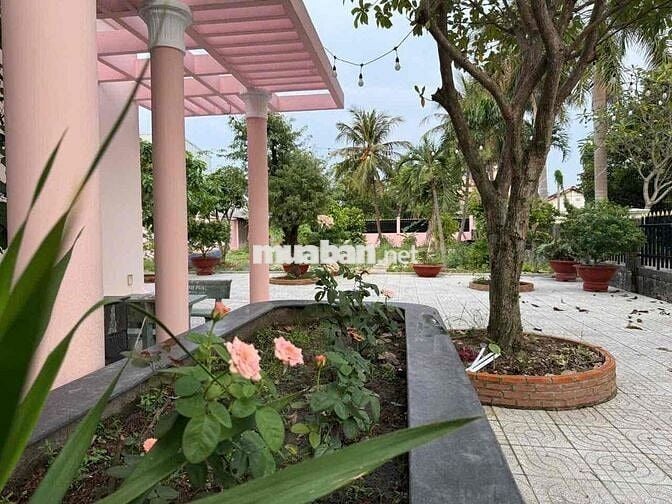 Cho Thuê Biệt Thự Khủng DT 1.700m2 Sân Vườn Siêu Rộng Có 2Pn 3Wc