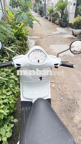Vespa nhập ý .giấy tờ đầy đủ….xe đẹp