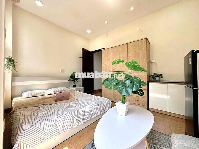 Phòng trọ FULL NT ban công cửa sổ lớn tại Thích Quảng Đức gần sân bay