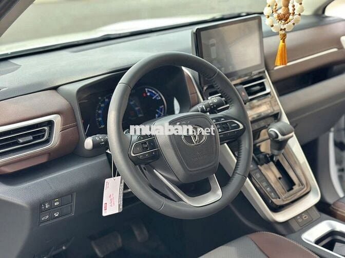 Toyota Innova 2024 Cross HEV 2.0 CVT - 5000 km
