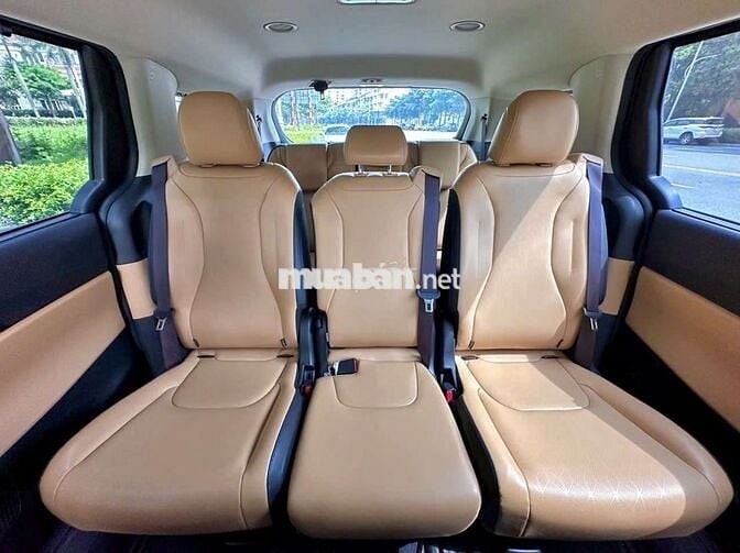 Kia carnival 2.2D premium 8S - 39000 km