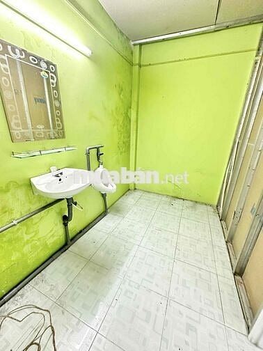 Nhà Kho 3Pha 5,6x15m (Lửng Đúc kín) Hẻm 5m. Bình Trị Đông. Bình Tân
