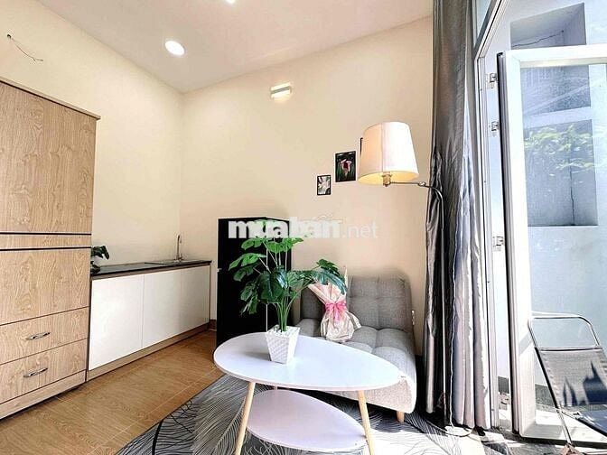 Phòng trọ FULL NT ban công cửa sổ lớn tại Thích Quảng Đức gần sân bay