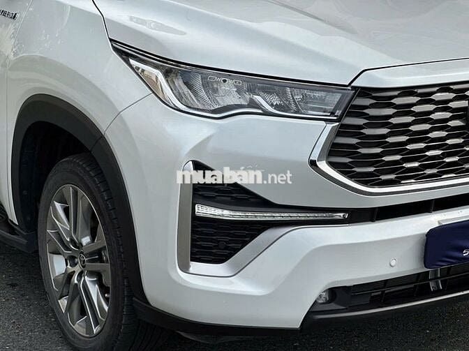 Toyota Innova 2024 Cross HEV 2.0 CVT - 5000 km