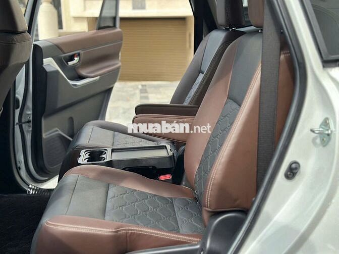 Toyota Innova 2024 Cross HEV 2.0 CVT - 5000 km