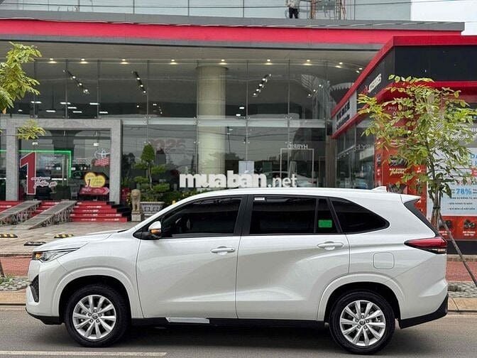 Toyota Innova Cross 2025 - 1053 km