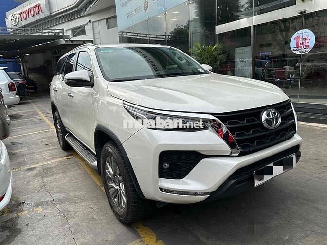 Toyota Fortuner 2.7AT 4X2 2022 Xe hãng bán