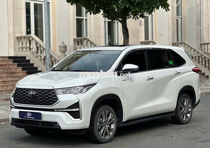 Toyota Innova 2024 Cross HEV 2.0 CVT - 5000 km