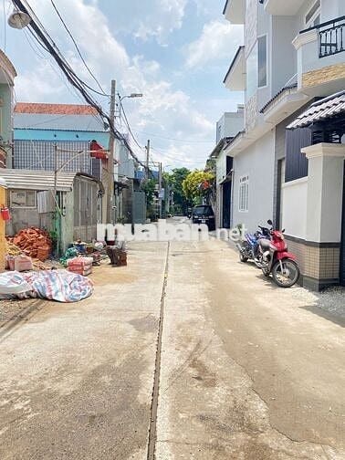 Cực ngộp - Nhà 4 tầng khu vực đắc địa cạnh Phạm Văn Đồng P.Linh Đông