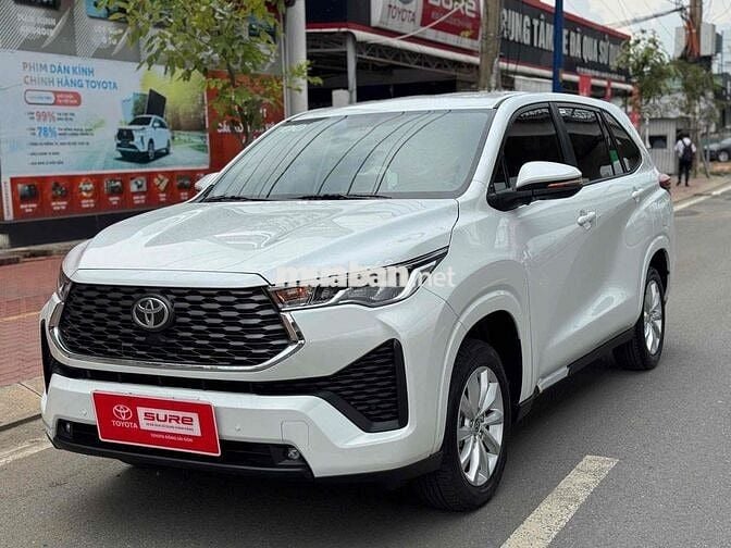 Toyota Innova Cross 2025 - 1053 km