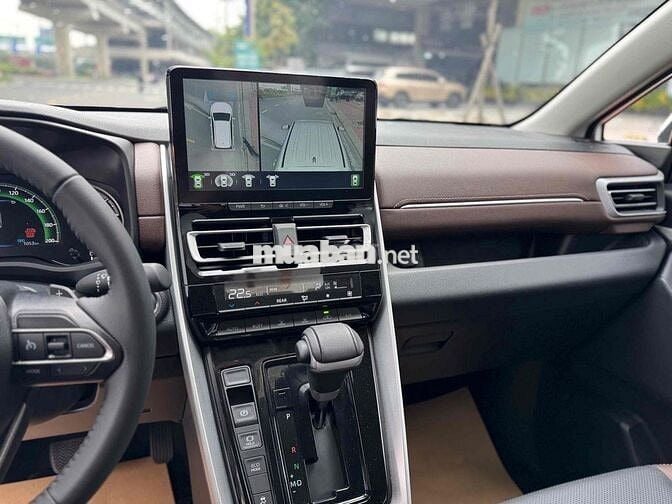 Toyota Innova Cross 2025 - 1053 km