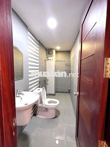 Phòng trọ FULL NT ban công cửa sổ lớn tại Thích Quảng Đức gần sân bay