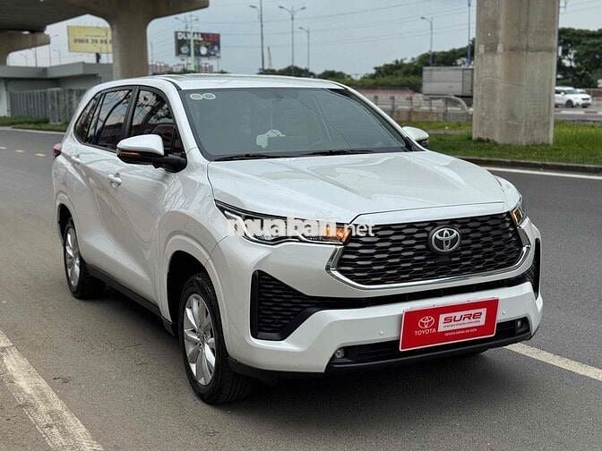 Toyota Innova Cross 2025 - 1053 km