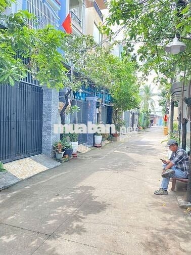 Cực ngộp - Nhà 4 tầng khu vực đắc địa cạnh Phạm Văn Đồng P.Linh Đông