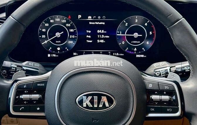 Kia carnival 2.2D premium 8S - 39000 km