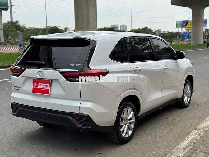 Toyota Innova Cross 2025 - 1053 km