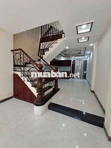 Cho thuê  nhà  đường 8m hoàng quốc việt,  Q7.