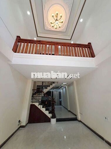 Cho thuê  nhà  đường 8m hoàng quốc việt,  Q7.