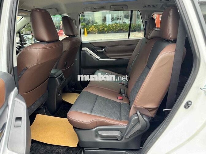 Toyota Innova Cross 2025 - 1053 km