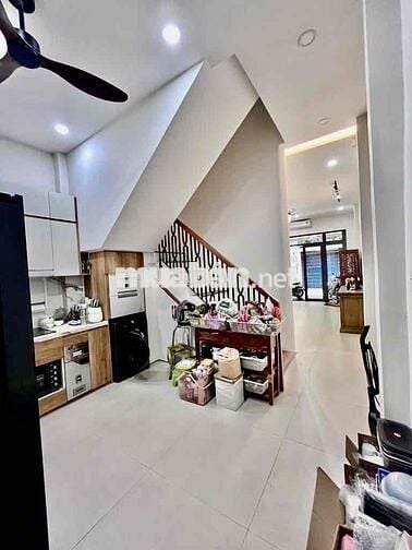 Nhà giáp Lê Văn Quới -DT:4x14 -đường xe tải - đúc 2 tầng - Chỉ 5.xtỷ