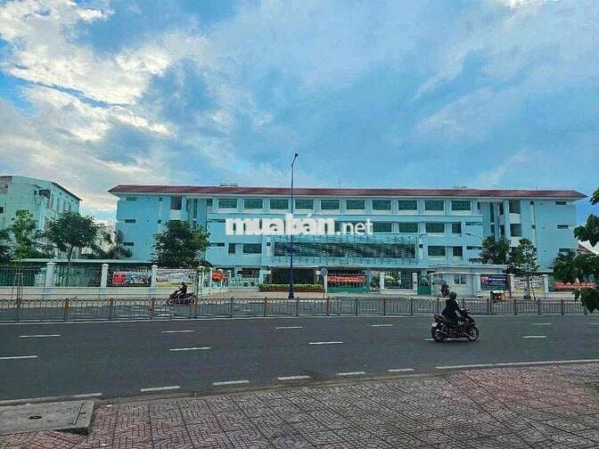 Bán lô đất thổ cư hẽm xe hơi đường Tên Lửa cạnh trường học