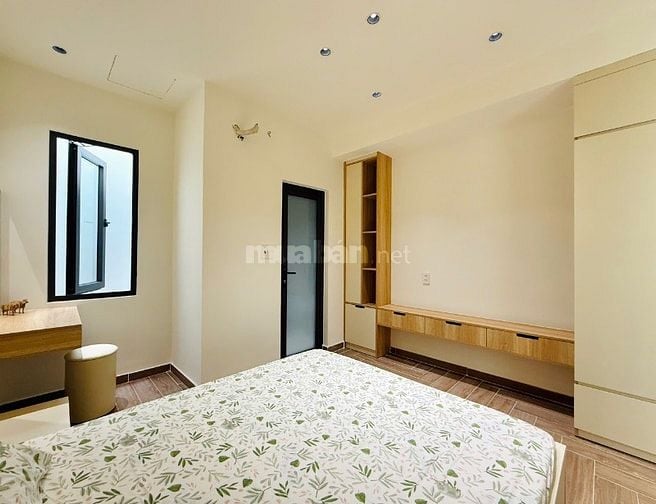 Kẹt tiền Gấp bán nha Mới đẹp 3PN hẻm xe hơi 488/Pham Văn Chiêu giá mềm
