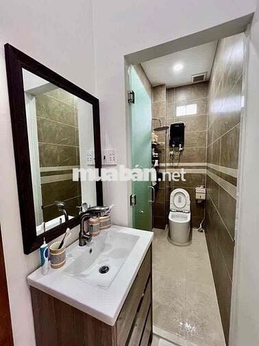 Nhà giáp Lê Văn Quới -DT:4x14 -đường xe tải - đúc 2 tầng - Chỉ 5.xtỷ