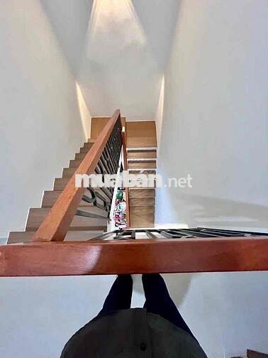 Nhà giáp Lê Văn Quới -DT:4x14 -đường xe tải - đúc 2 tầng - Chỉ 5.xtỷ