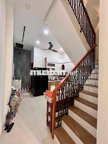 Nhà giáp Lê Văn Quới -DT:4x14 -đường xe tải - đúc 2 tầng - Chỉ 5.xtỷ