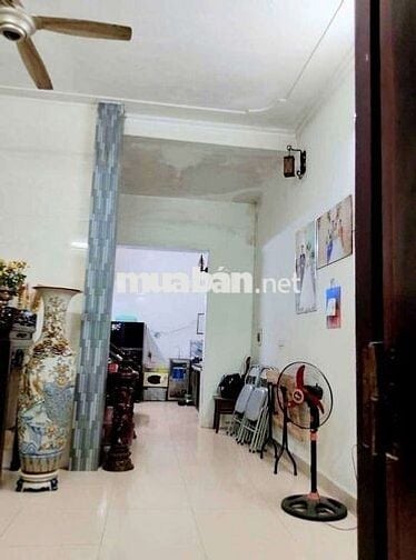Cho thuê nhà bắc cầu ngọc thụy ngay đầu 75m 3 tầng 3 ngủ giá 7 triệu