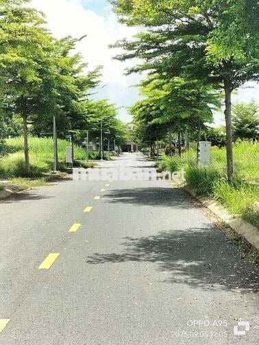 Bán nền 80m². Sổ sẵn . Giá 1 tỷ 350(nhận ký gửi nền Harbuor view)