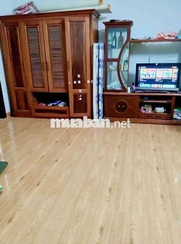 Cho thuê nhà bắc cầu ngọc thụy ngay đầu 75m 3 tầng 3 ngủ giá 7 triệu