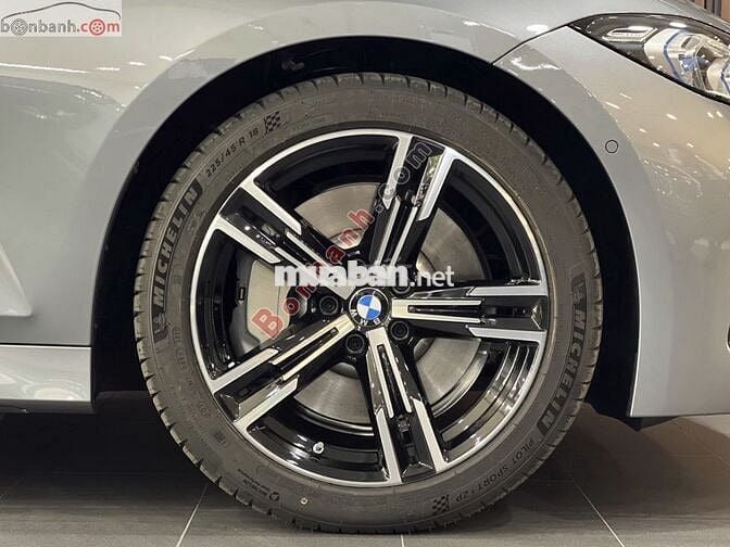 BMW 330i M Sport LCI 2023.