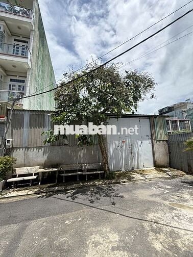 Cho thuê nhà kho 200m2 mặt tiền nhựa 10m thông Phan Văn Hớn,Bà Điểm,HM