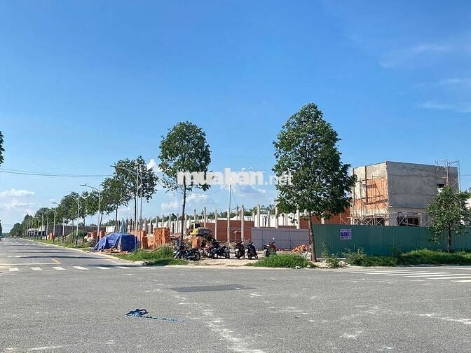KHÁCH GỞI BÁN CĂN SHOPHOUSE NGAY KHU CÔNG NGHIỆP BÀU BÀNG