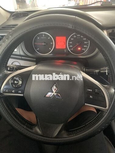 Mitsubishi Triton 2016 4x2 AT - 130000 km