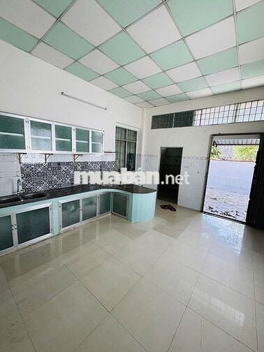 Nhà ngay thị trấn Củ chi  hơn 170m2 giá chỉ 740 triệu, bao giấy SHR