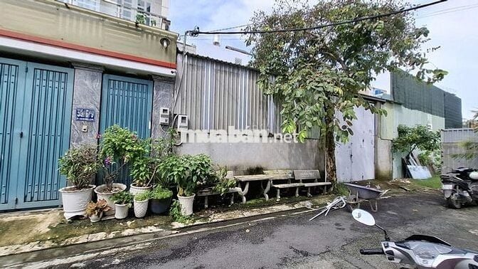 Cho thuê nhà kho 200m2 mặt tiền nhựa 10m thông Phan Văn Hớn,Bà Điểm,HM