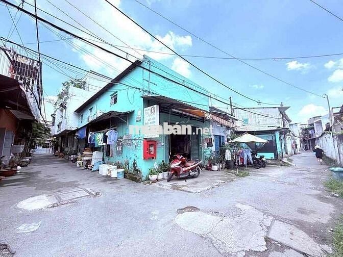 NHÀ ĐẸP NGANG LỚN 18M SÁT MẶT TIỀN 2 TẦNG BTCT HẺM XE HƠI ĐỖ CỬA