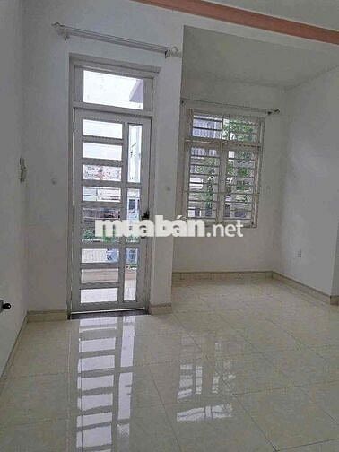 Cho Thuê Nhà Cách Chợ Tam Hà 500m,p.Linh Đông 3 tầng hẻm xe hơi 12tr