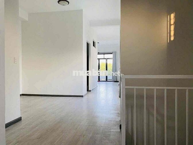 ✅ Cho thuê nhà 4 tầng mặt tiền : 2/9 , gần Cầu Hoà Xuân