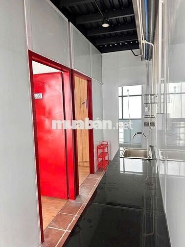 CĂN HỘ 2 PHÒNG NGỦ CÓ BAN CÔNG CỬA SỔ LỚN RIÊNG MỖI PHÒNG GẦN Q1